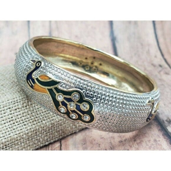 Unique Vintage Silver Tone Bangle Bracelet Beautiful Enamel Peacocks - Picture 1 of 6